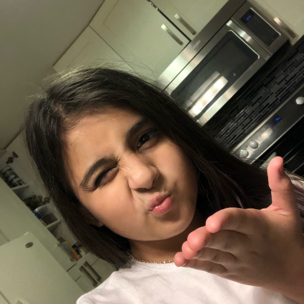 Meet your Posher, Crystal